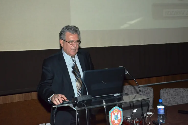 Prof S. Apostolski